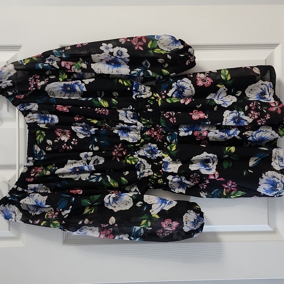 Romper - Picture 2 of 2